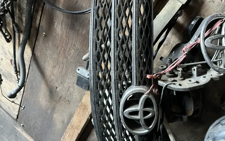 Привозная решотка на TOYOTA CAMRY 30 за 2 500 тг. в Алматы