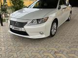 Lexus ES 300h 2013 года за 7 500 000 тг. в Жанаозен