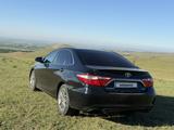 Toyota Camry 2015 года за 9 500 000 тг. в Шымкент – фото 2