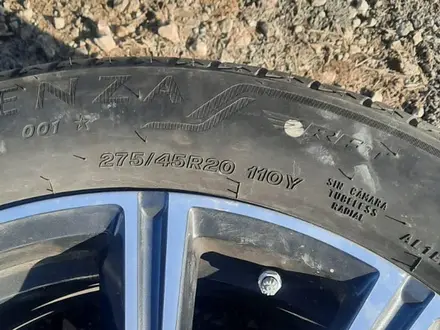 Диски с шинами на BMW X5 за 1 600 000 тг. в Астана – фото 2