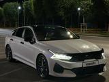 Kia K5 2021 года за 9 800 000 тг. в Алматы – фото 3