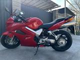 Honda  VFR 800 2005 года за 2 500 000 тг. в Алматы