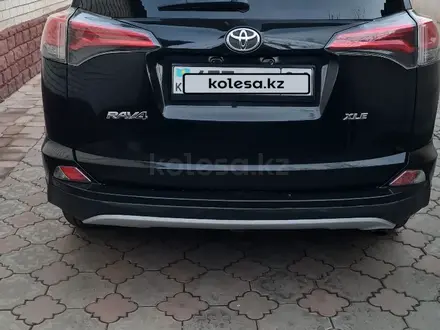 Toyota RAV4 2016 года за 12 000 000 тг. в Актобе – фото 9