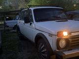 ВАЗ (Lada) Lada 2131 (5-ти дверный) 2002 годаүшін1 000 000 тг. в Актобе – фото 2