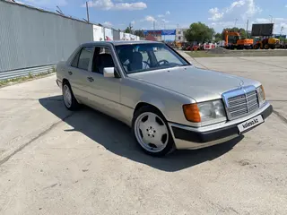 Mercedes-Benz E 230