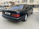 Mercedes-Benz E 320 1998 года за 2 600 000 тг. в Актау – фото 4
