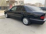 Mercedes-Benz E 320 1998 года за 2 600 000 тг. в Актау – фото 3