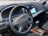Toyota Camry 2004 годаүшін5 200 000 тг. в Астана – фото 5