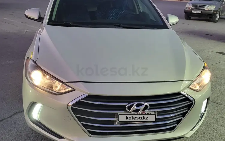Hyundai Elantra 2018 года за 5 500 000 тг. в Жанаозен