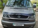 Volkswagen Multivan 2000 годаүшін5 600 000 тг. в Караганда