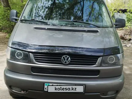Volkswagen Multivan 2000 года за 5 600 000 тг. в Караганда
