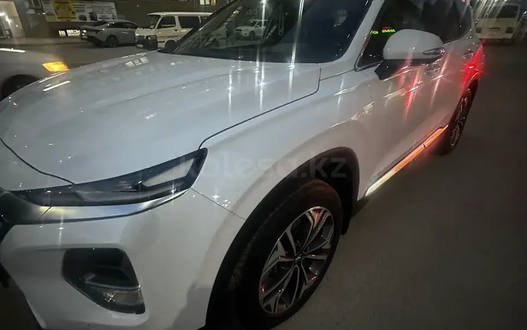 Hyundai Santa Fe 2020 года за 16 000 000 тг. в Актау