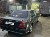 Mercedes-Benz C 230 1995 года за 1 450 000 тг. в Алматы – фото 2