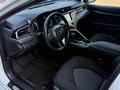 Toyota Camry 2018 года за 11 350 000 тг. в Караганда – фото 14