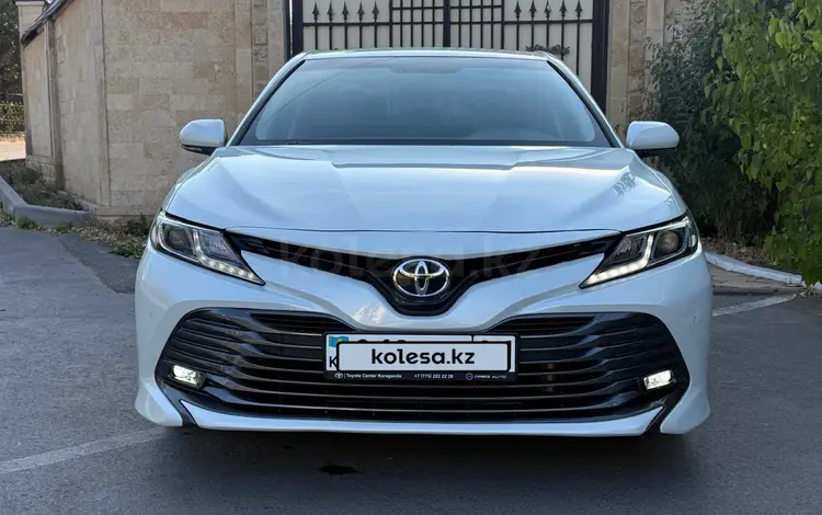 Toyota Camry 2018 года за 11 350 000 тг. в Караганда