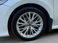Toyota Camry 2018 года за 11 350 000 тг. в Караганда – фото 8