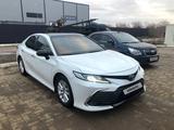 Toyota Camry 2021 года за 14 700 000 тг. в Уральск