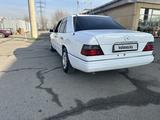 Mercedes-Benz E 220 1995 года за 2 500 000 тг. в Алматы – фото 4