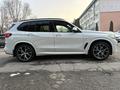 BMW X5 2022 года за 46 000 000 тг. в Алматы – фото 2