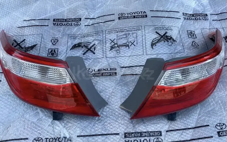 Фонарь задний на Toyota Camry за 30 000 тг. в Алматы