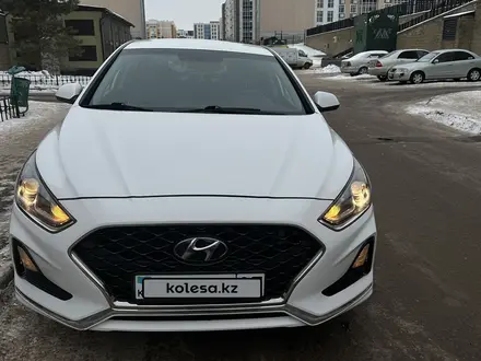 Hyundai Sonata 2020 года за 8 200 000 тг. в Астана