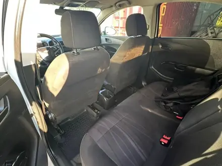 Chevrolet Aveo 2015 года за 3 500 000 тг. в Актобе – фото 9