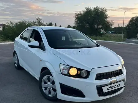 Chevrolet Aveo 2015 года за 3 500 000 тг. в Актобе – фото 2