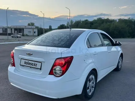 Chevrolet Aveo 2015 года за 3 500 000 тг. в Актобе – фото 5