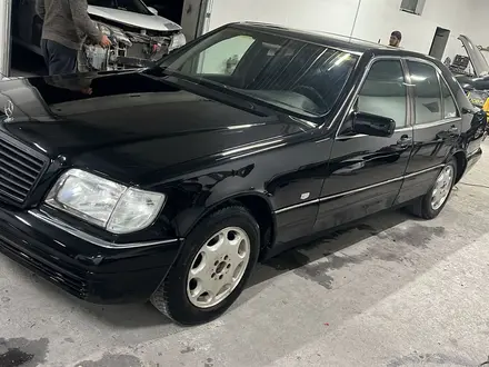 Mercedes-Benz S 320 1997 года за 4 500 000 тг. в Астана – фото 4