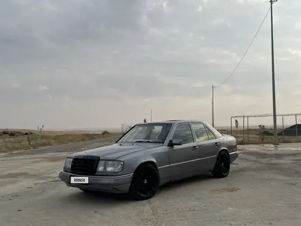 Mercedes-Benz E 260 1991 года за 800 000 тг. в Шымкент – фото 4