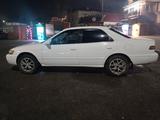 Toyota Camry 1998 года за 3 500 000 тг. в Шу – фото 5