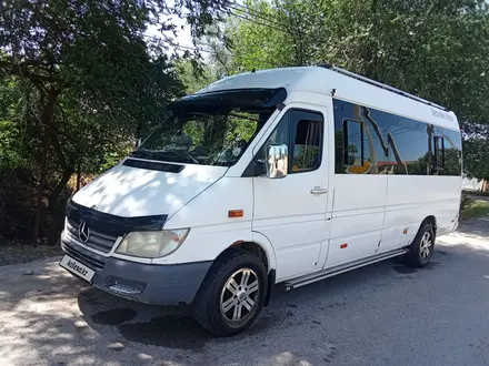 Mercedes-Benz Sprinter 2006 года за 7 400 000 тг. в Алматы – фото 10