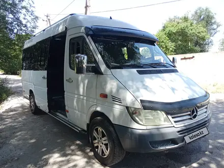 Mercedes-Benz Sprinter 2006 года за 7 400 000 тг. в Алматы – фото 11