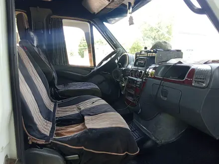 Mercedes-Benz Sprinter 2006 года за 7 400 000 тг. в Алматы – фото 9