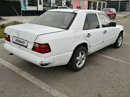 Mercedes-Benz E 230 1989 года за 850 000 тг. в Тараз – фото 4