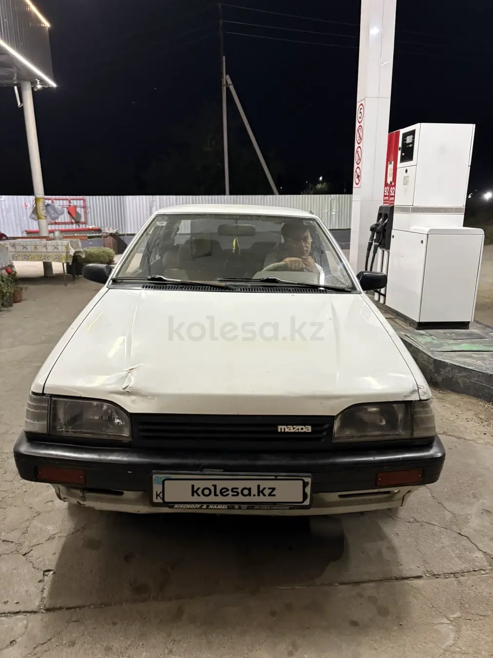 Mazda 323, 1989