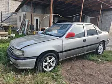 Opel Vectra, 1990