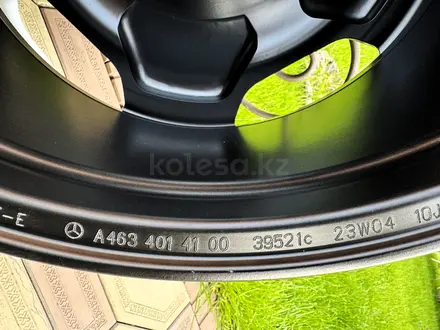 Оригинальные диски R22 AMG на Mercedes G Classe W463 Гелендваген за 1 335 000 тг. в Алматы – фото 15