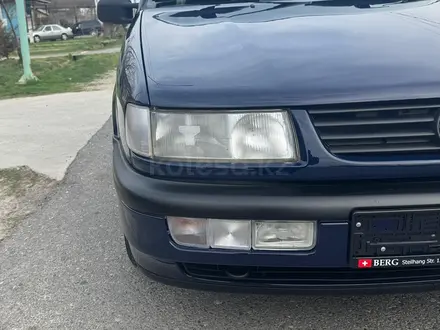 Volkswagen Passat 1996 года за 2 000 000 тг. в Шымкент – фото 24