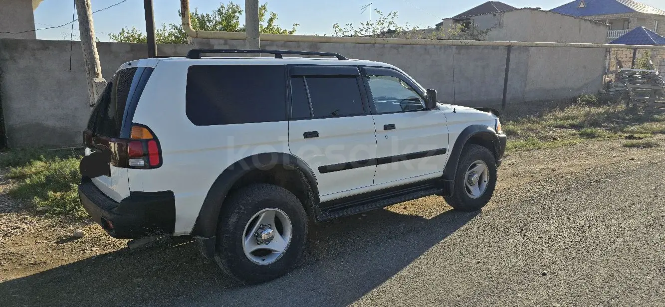 Mitsubishi Montero Sport, 2001