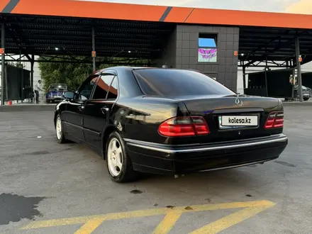 Mercedes-Benz E 320 2001 года за 5 200 000 тг. в Алматы – фото 20