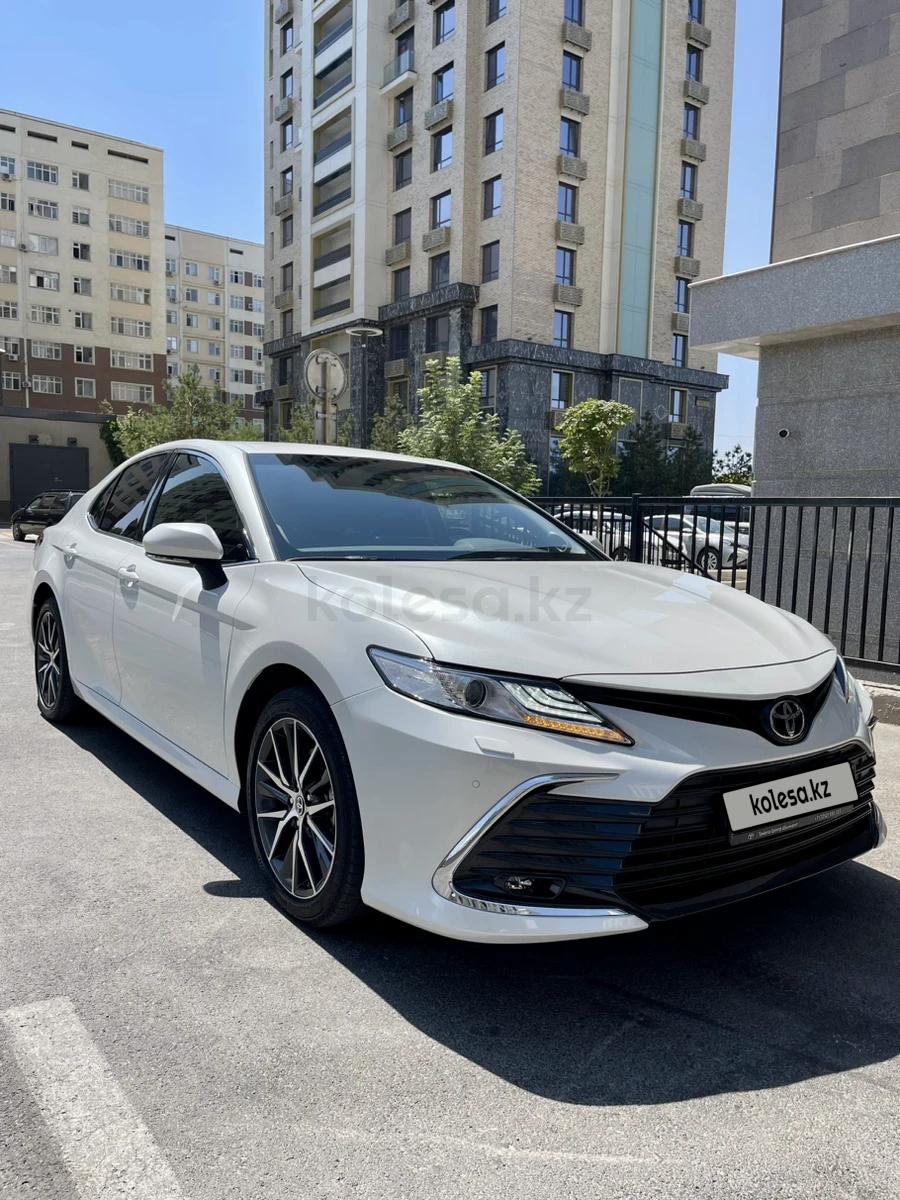 Toyota Camry 2023 г.