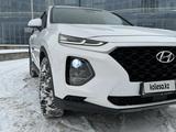 Hyundai Santa Fe 2020 года за 14 700 000 тг. в Алматы