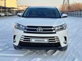 Toyota Highlander 2018 года за 23 000 000 тг. в Алматы – фото 4