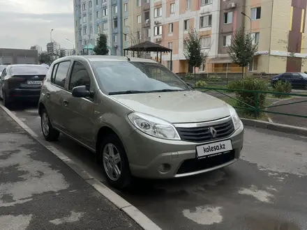 Renault Sandero 2014 года за 3 550 000 тг. в Алматы – фото 2