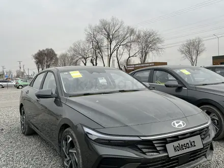Hyundai Elantra 2023 года за 9 550 000 тг. в Шымкент