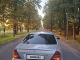 Mercedes-Benz C 320 2001 года за 2 650 000 тг. в Алматы – фото 3