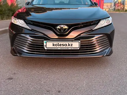 Toyota Camry 2018 года за 14 400 000 тг. в Алматы – фото 30