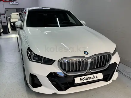 BMW 520 2024 года за 32 000 000 тг. в Астана – фото 47