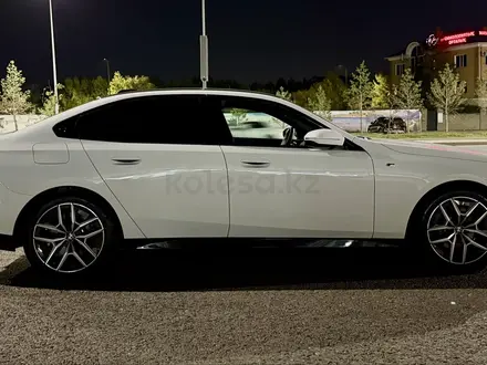 BMW 520 2024 года за 32 000 000 тг. в Астана – фото 5